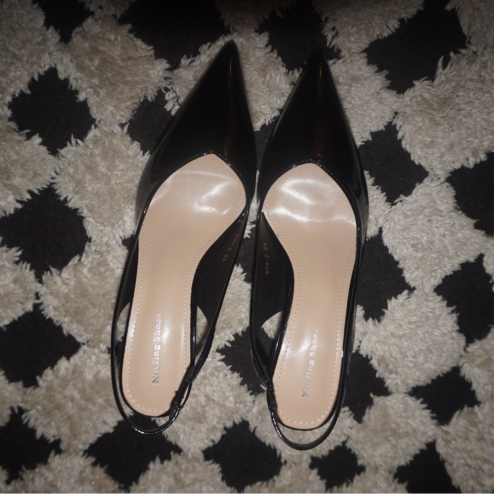 Black Pointed Kitten Heels